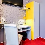 108 In Bei Hamburg ゲストハウス 2*